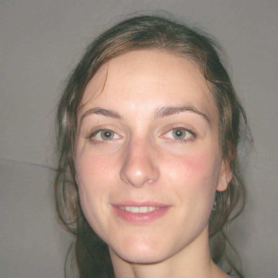 Portrait de Roxane Beaumont, experte en analyses financières